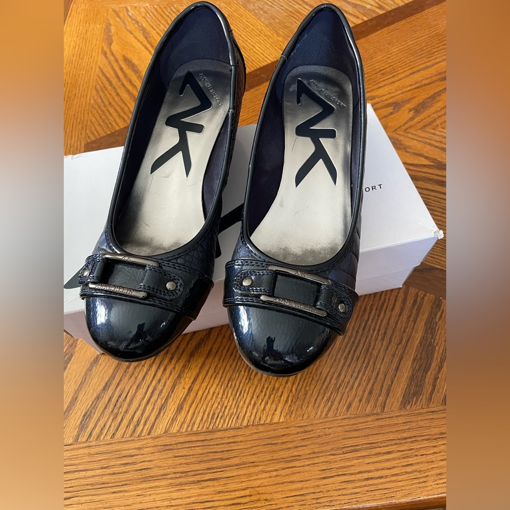 Anne Klein Navy Dress Shoes, Size 7 1/2M